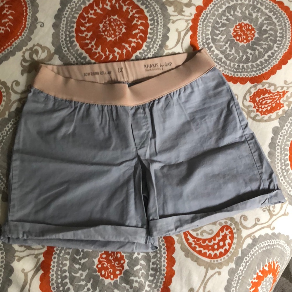 GAP boyfriend roll-up Maternity shorts